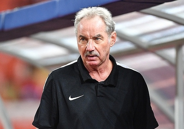 HLV Alfred Riedl: 'Thai Lan se vo dich AFF Cup 2018' hinh anh