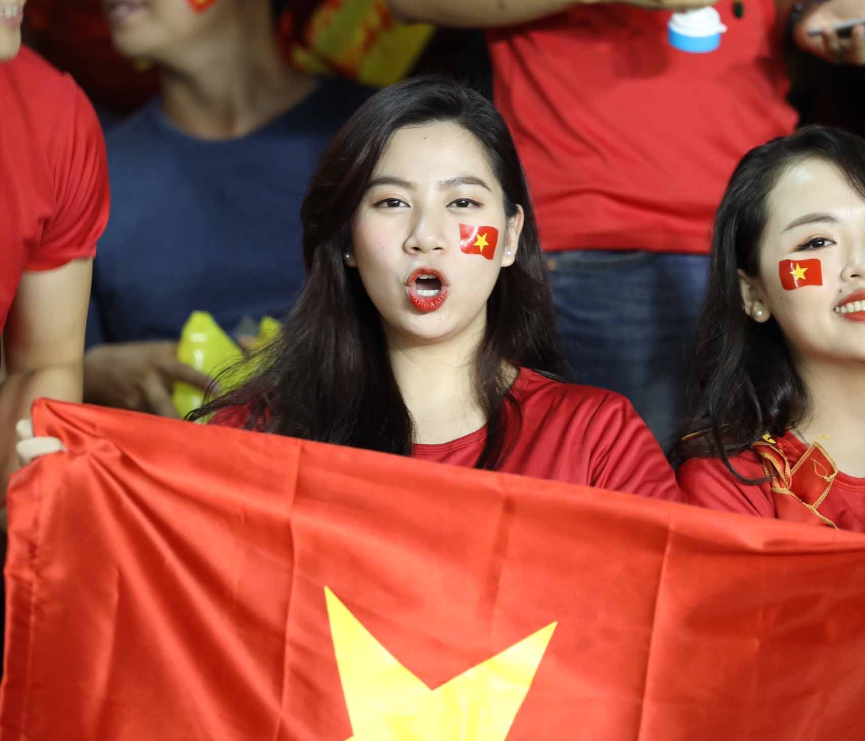 CDV nu,  doi tuyen Viet Nam,  ban ket AFF Cup,  Philippines anh 9