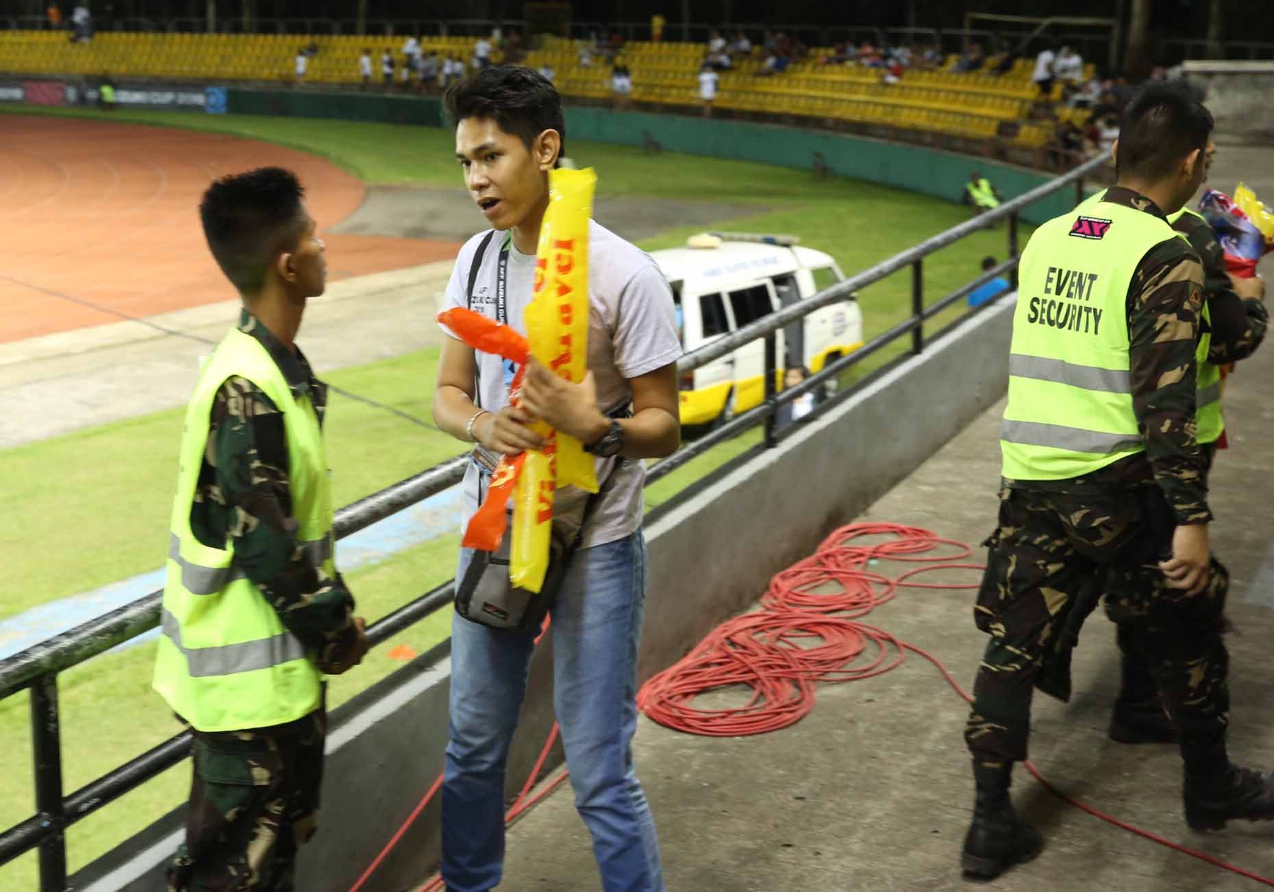 Co dong vien Viet Nam buc xuc vi bi ban to chuc san Panaad gay kho de hinh anh