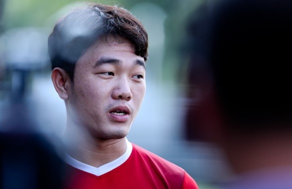 Xuan Truong du bi, Huy Hung da chinh tran chung ket luot di AFF Cup hinh anh