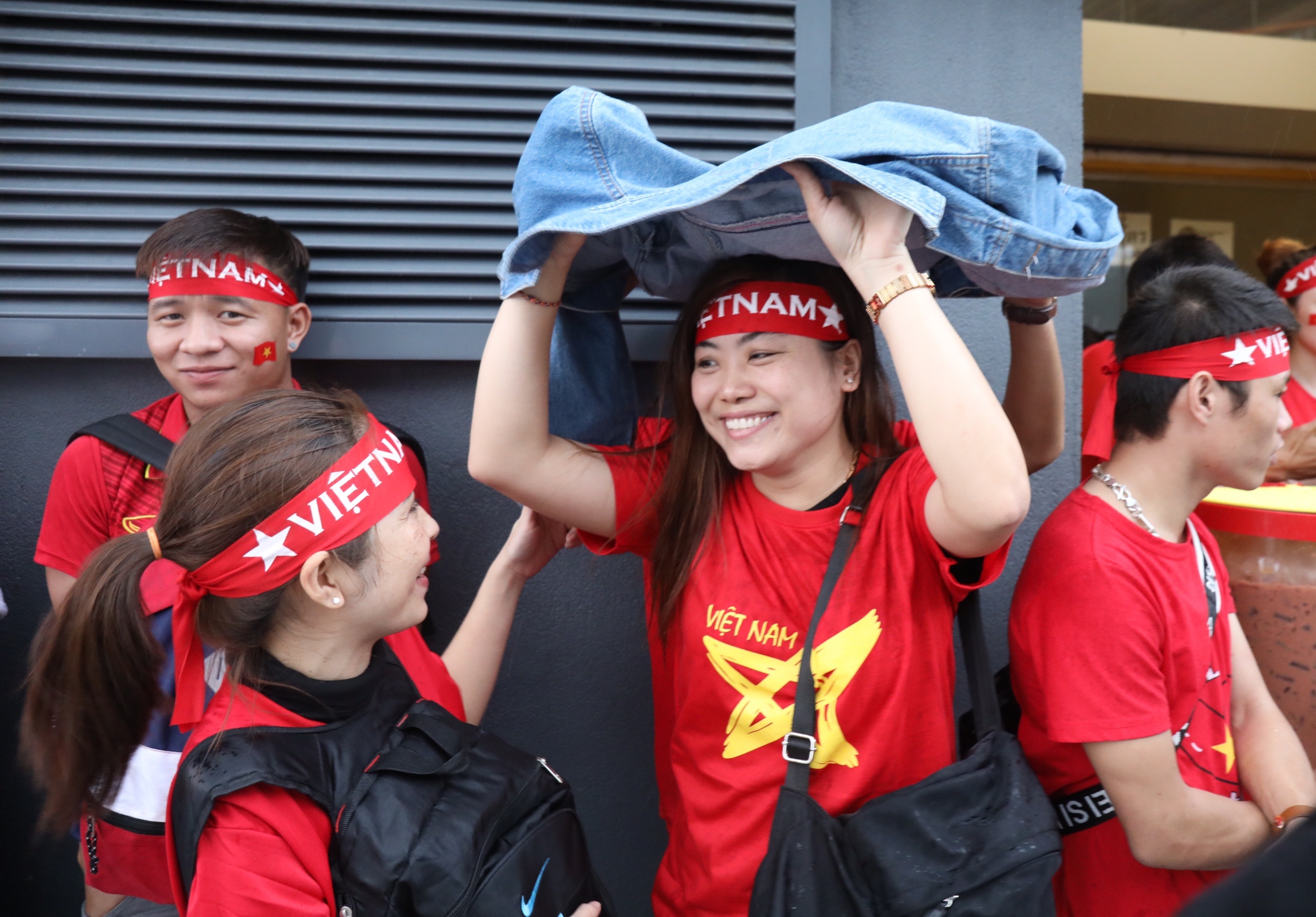 CĐV Malaysia, CĐV Việt Nam, chung kết AFF Cup, đội tuyển Việt Nam ảnh 7 CDV Malaysia, CDV Viet Nam, chung ket AFF Cup, doi tuyen Viet Nam anh 7