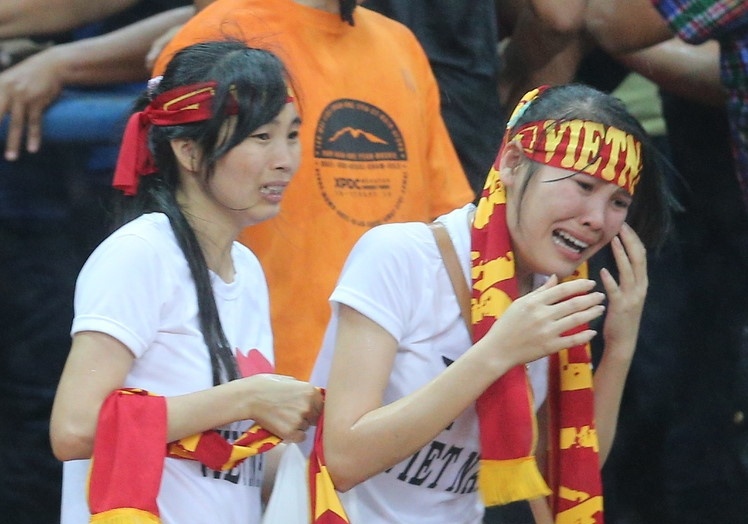 VFF khuyen cao nguoi ham mo truoc tran chung ket tren san Malaysia hinh anh