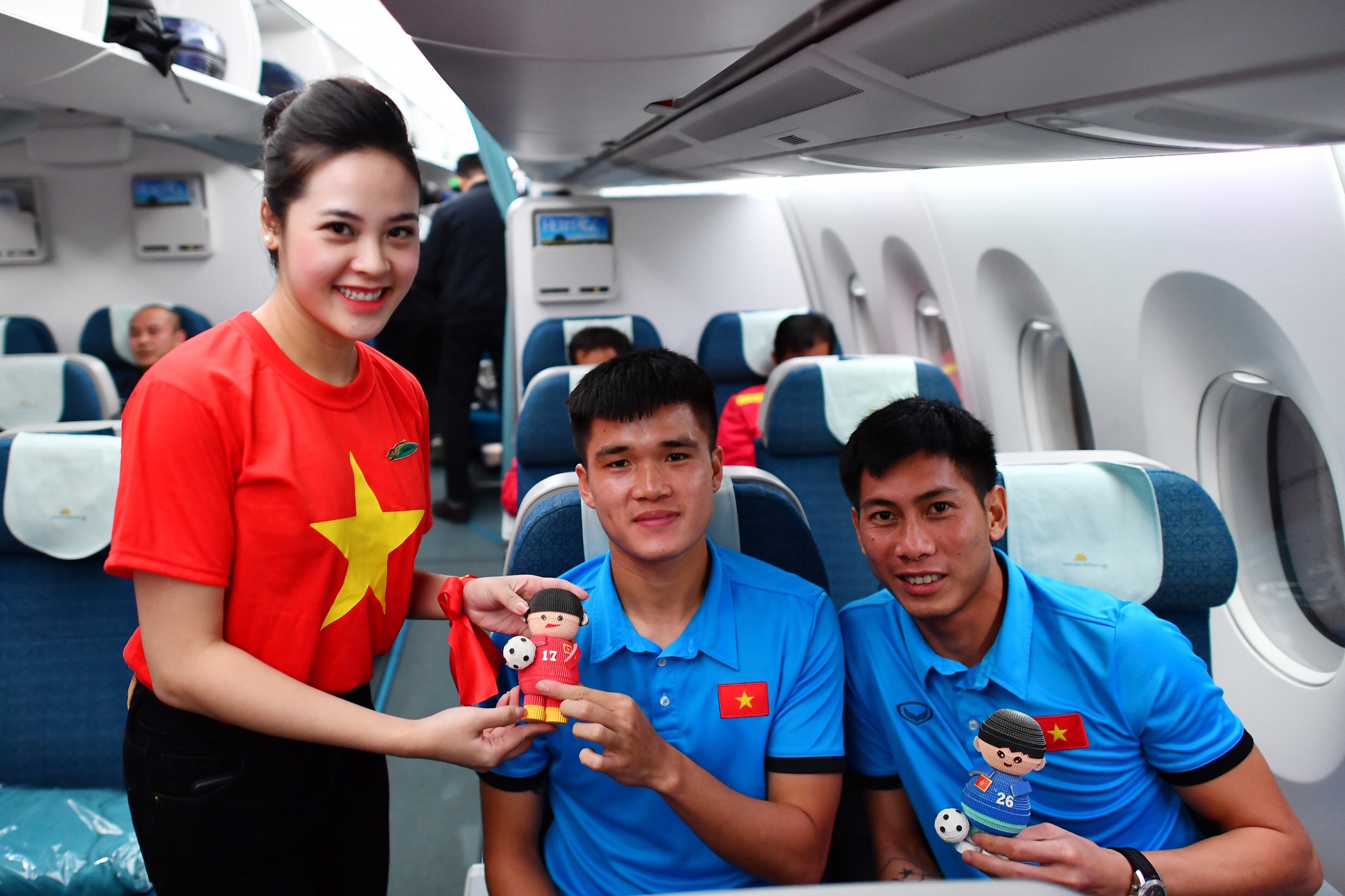 đội tuyển Việt Nam, HLV Park Hang-seo, Hà Đức Chinh, sân bay ảnh 8 doi tuyen Viet Nam, HLV Park Hang-seo, Ha Duc Chinh, san bay anh 8