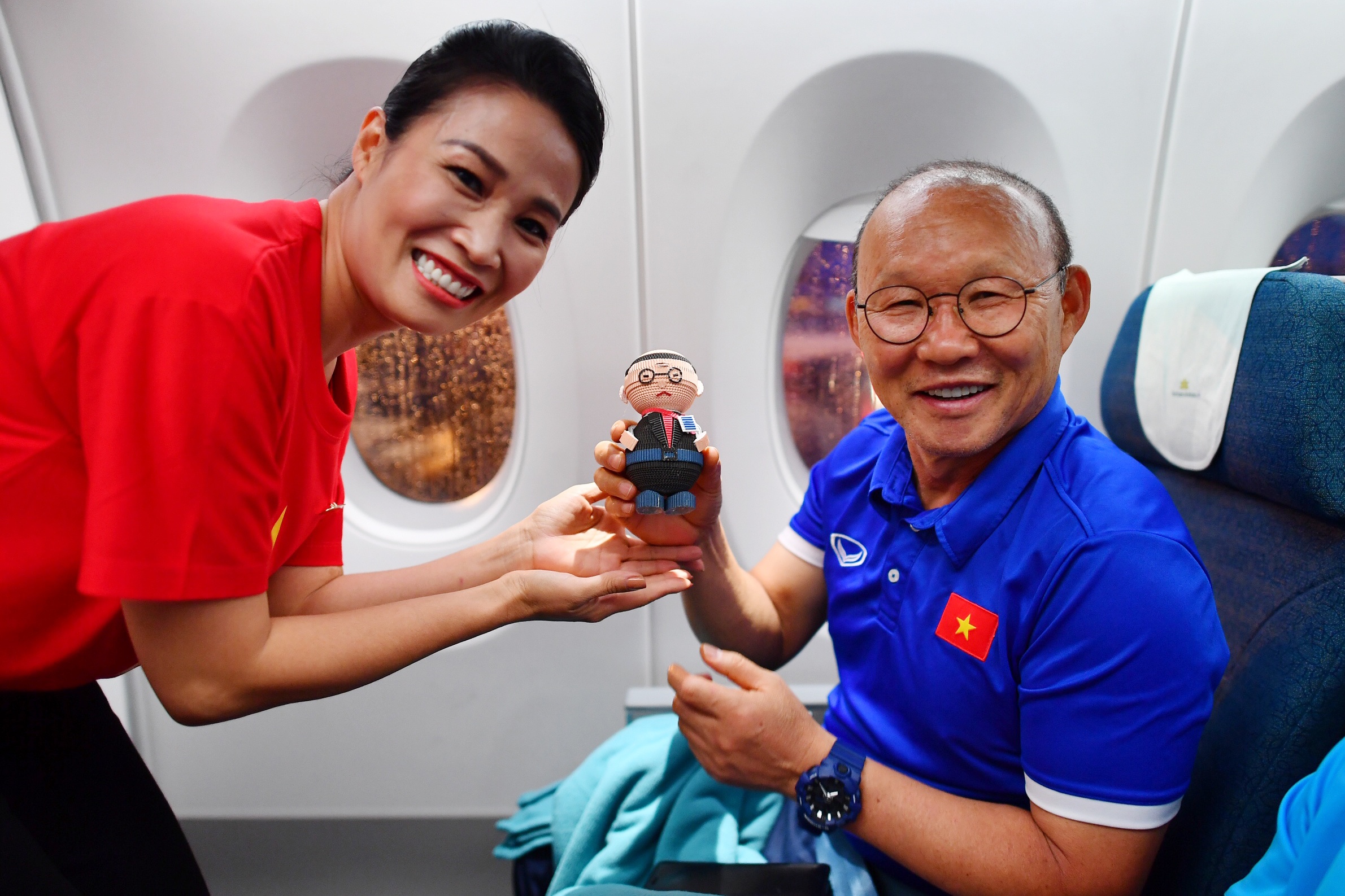 đội tuyển Việt Nam, HLV Park Hang-seo, Hà Đức Chinh, sân bay ảnh 10 doi tuyen Viet Nam, HLV Park Hang-seo, Ha Duc Chinh, san bay anh 10