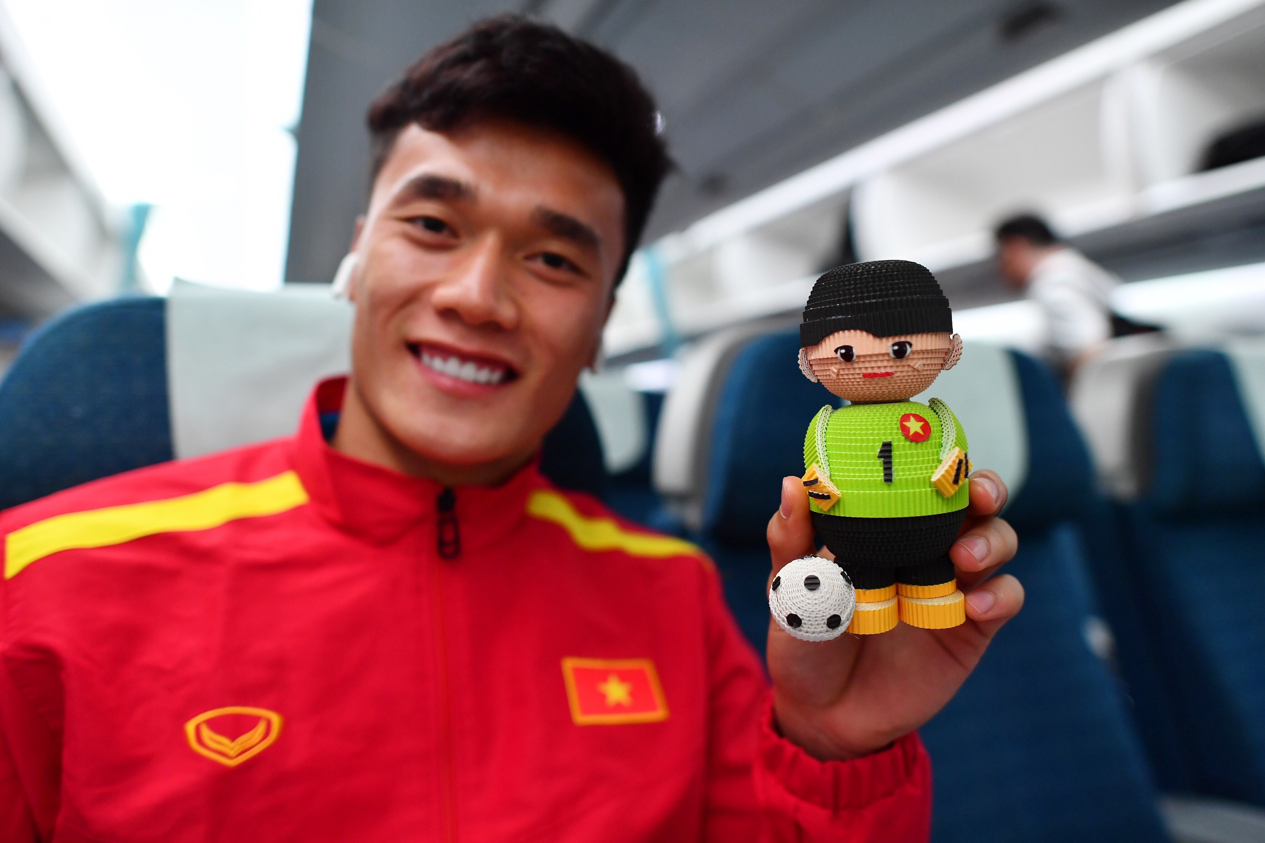 đội tuyển Việt Nam, HLV Park Hang-seo, Hà Đức Chinh, sân bay ảnh 11 doi tuyen Viet Nam, HLV Park Hang-seo, Ha Duc Chinh, san bay anh 11