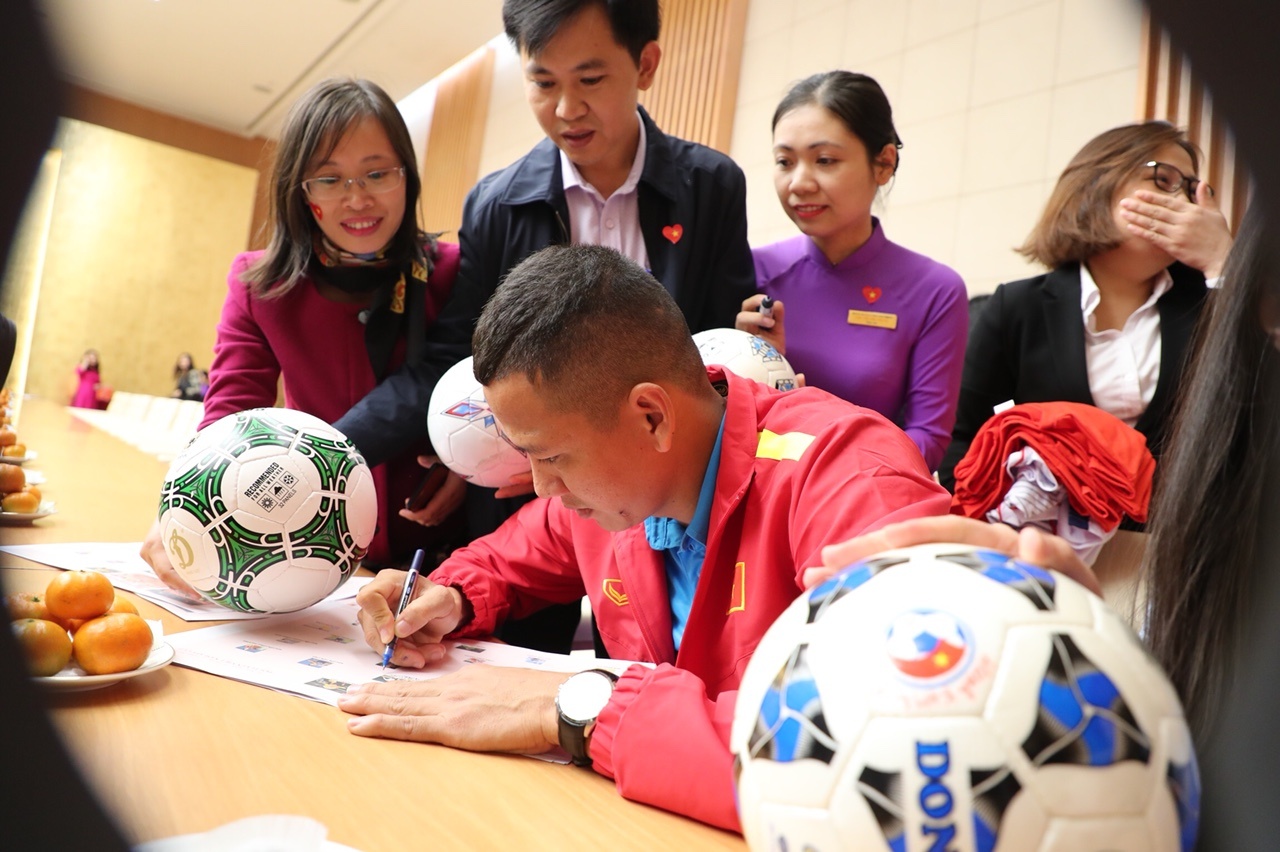 HLV Park Hang-seo,  Quang Hai,  AFF Cup 2018,  Thu tuong Nguyen Xuan Phuc anh 3