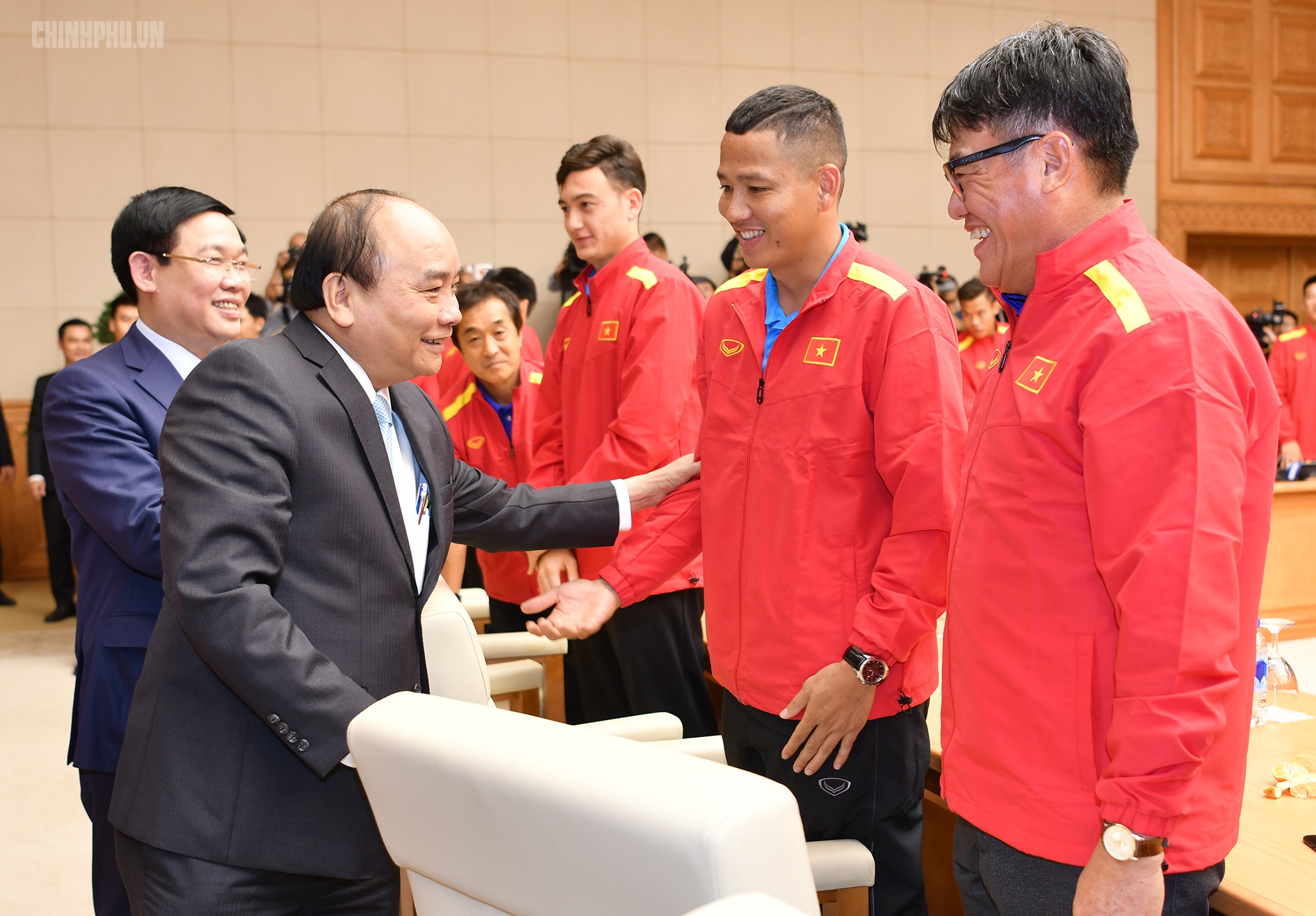 Thủ tướng, đội tuyển Việt Nam, HLV Park Hang-seo, AFF Cup 2018 ảnh 5 Thu tuong, doi tuyen Viet Nam, HLV Park Hang-seo, AFF Cup 2018 anh 5
