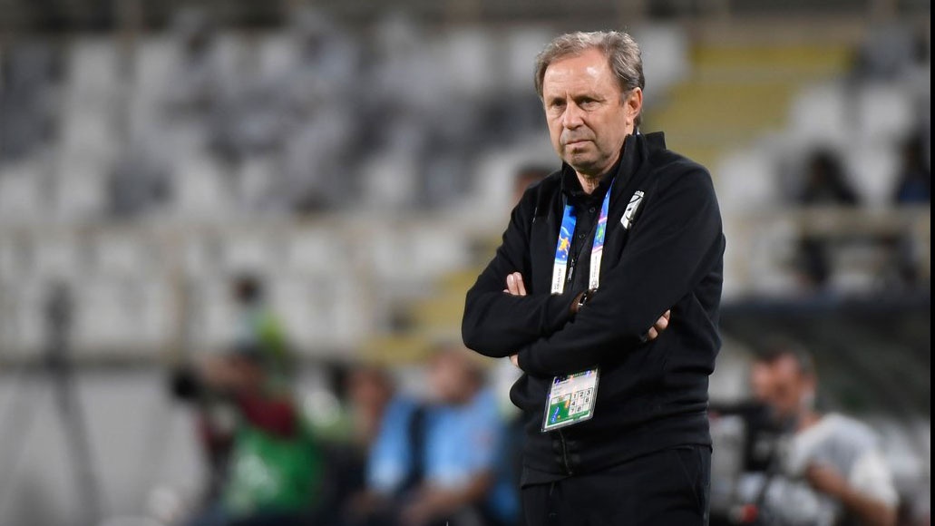 HLV Thai Lan bi sa thai ngay sau tran ra quan Asian Cup hinh anh