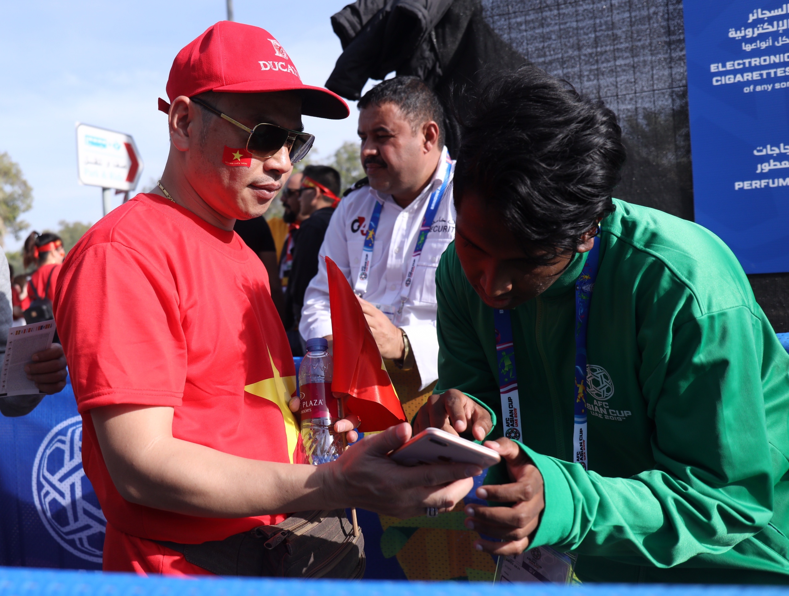Doi tuyen Viet Nam,  Viet Nam vs Iraq,  co dong vien,  Asian Cup 2019 anh 5