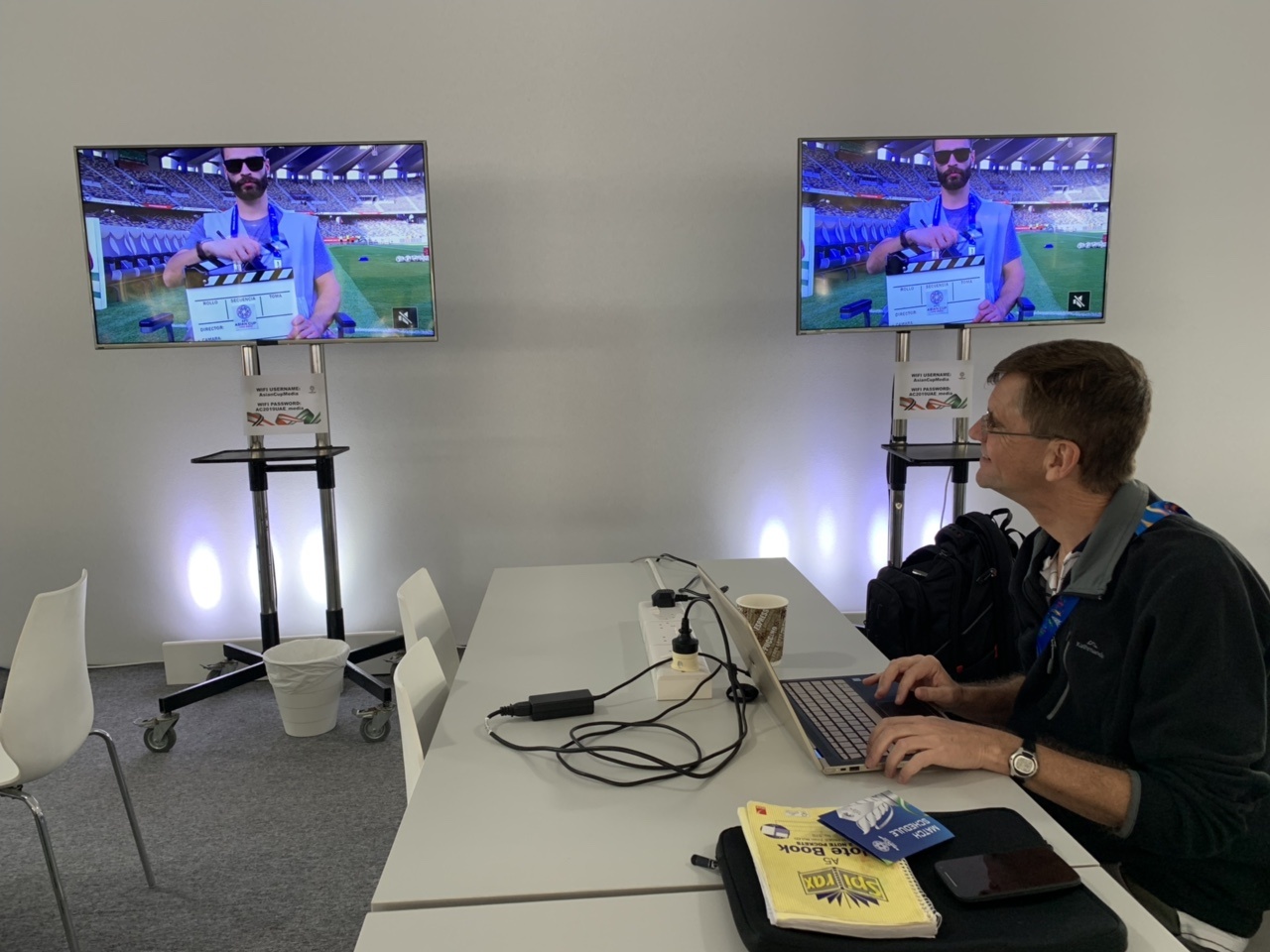 Doi tuyen Viet Nam,  Viet Nam vs Iraq,  co dong vien,  Asian Cup 2019 anh 7