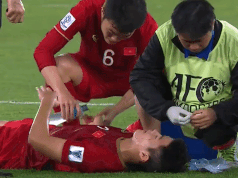 Xuan Truong cham soc cho Duy Manh sau tinh huong do mau hinh anh