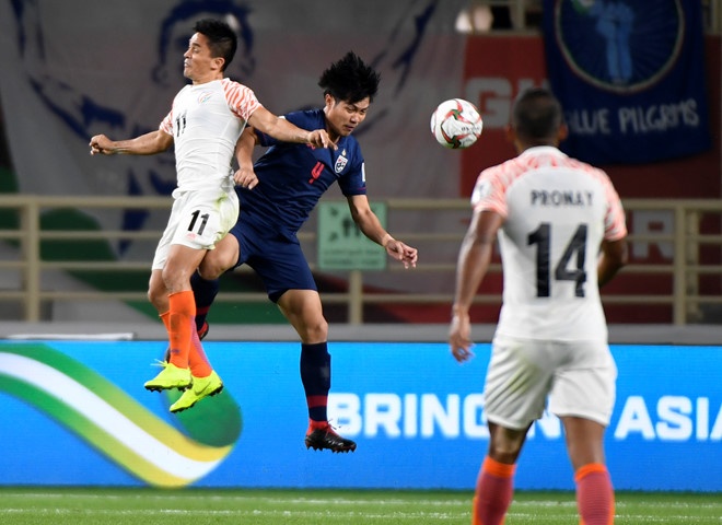Adisak Kraisorn, Thái Lan thua Ấn Độ tại Asian Cup ảnh 1 Adisak Kraisorn, Thai Lan thua An Do tai Asian Cup anh 1