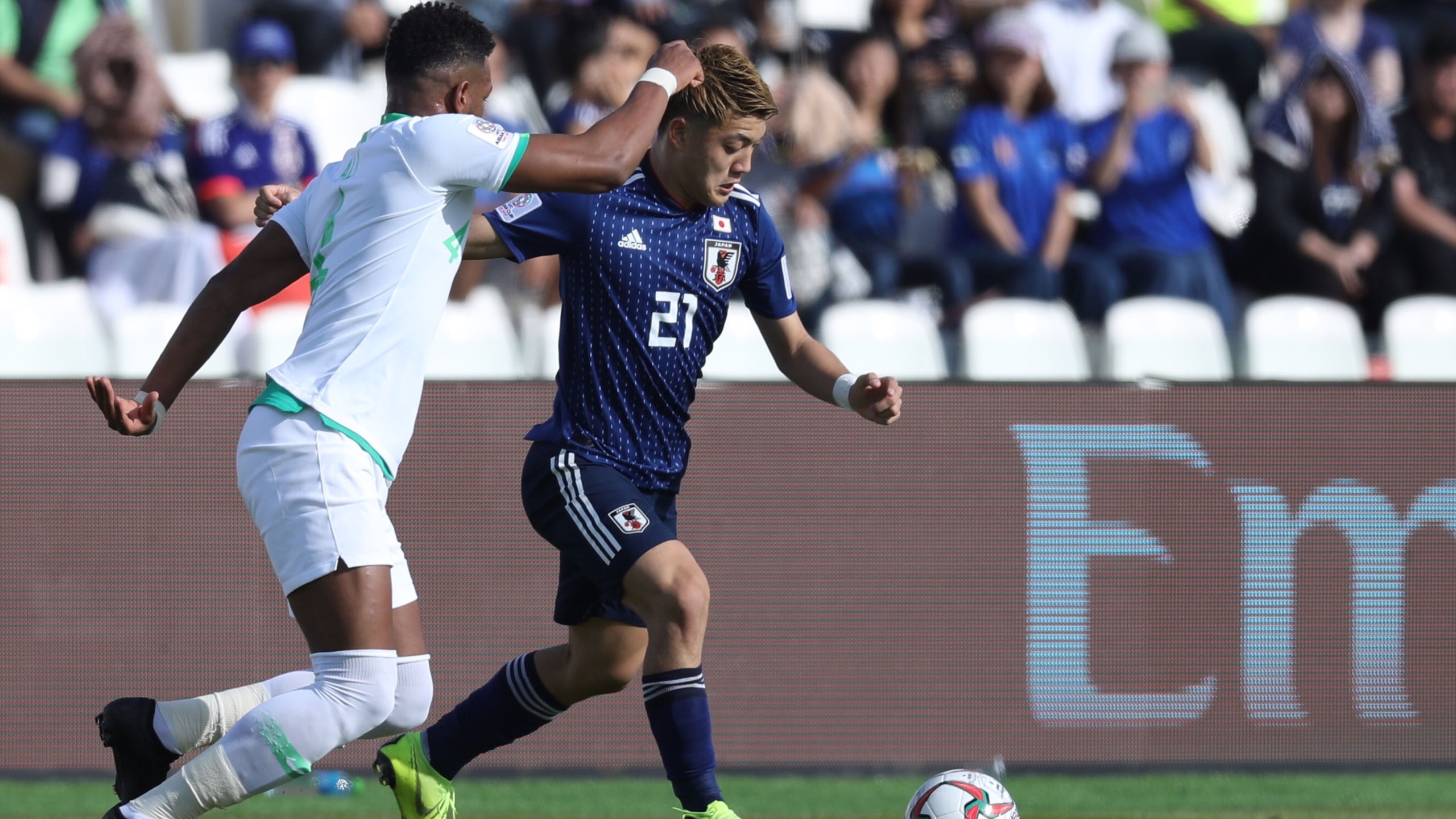 Doi hinh Nhat Ban co gia tri gap hon 260 lan tuyen Viet Nam hinh anh