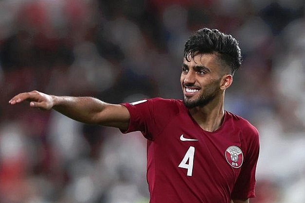 'Qatar khong quan tam den hanh dong nem chai, giay dep cua CDV UAE' hinh anh