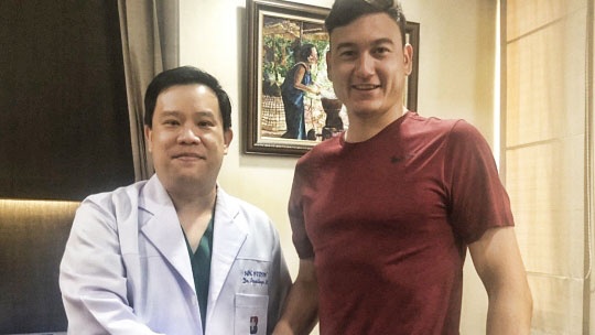 Dang Van Lam nhan duoc loi khen sau buoi kiem tra y te tai Muangthong hinh anh