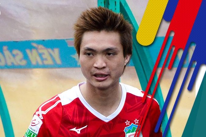 Tien ve Nguyen Tuan Anh duoc trao bang doi truong HAGL hinh anh