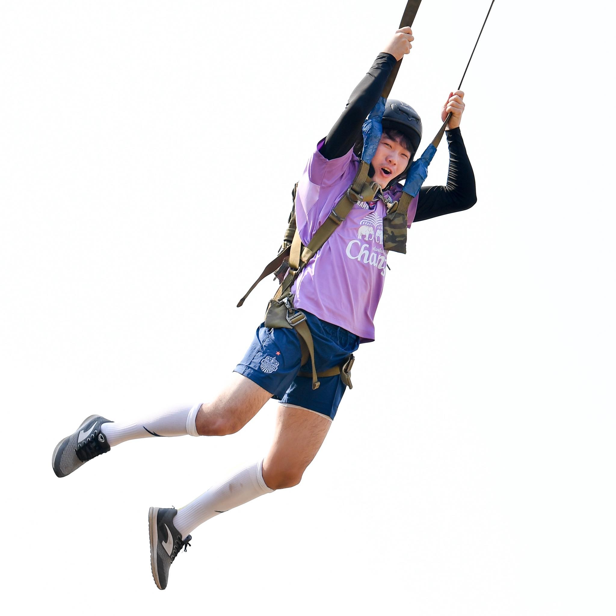 Luong Xuan Truong,  nhay du,  Buriram United,  Thai Lan anh 2