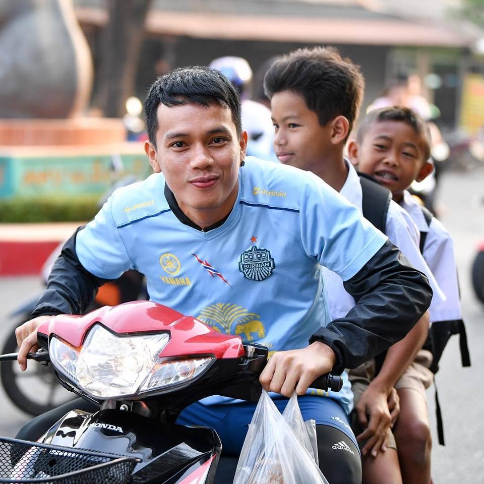 Luong Xuan Truong,  nhay du,  Buriram United,  Thai Lan anh 11