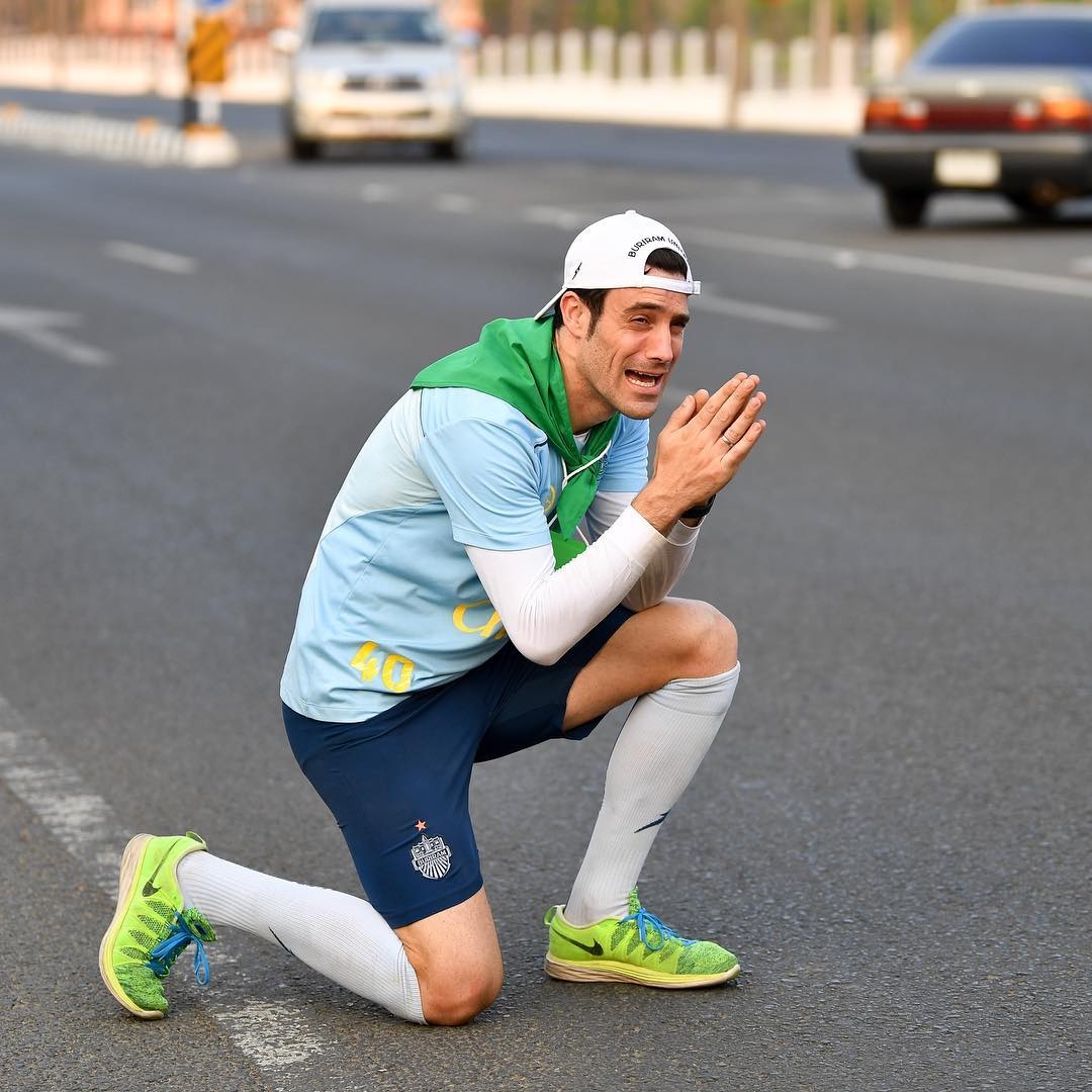 Luong Xuan Truong,  nhay du,  Buriram United,  Thai Lan anh 9