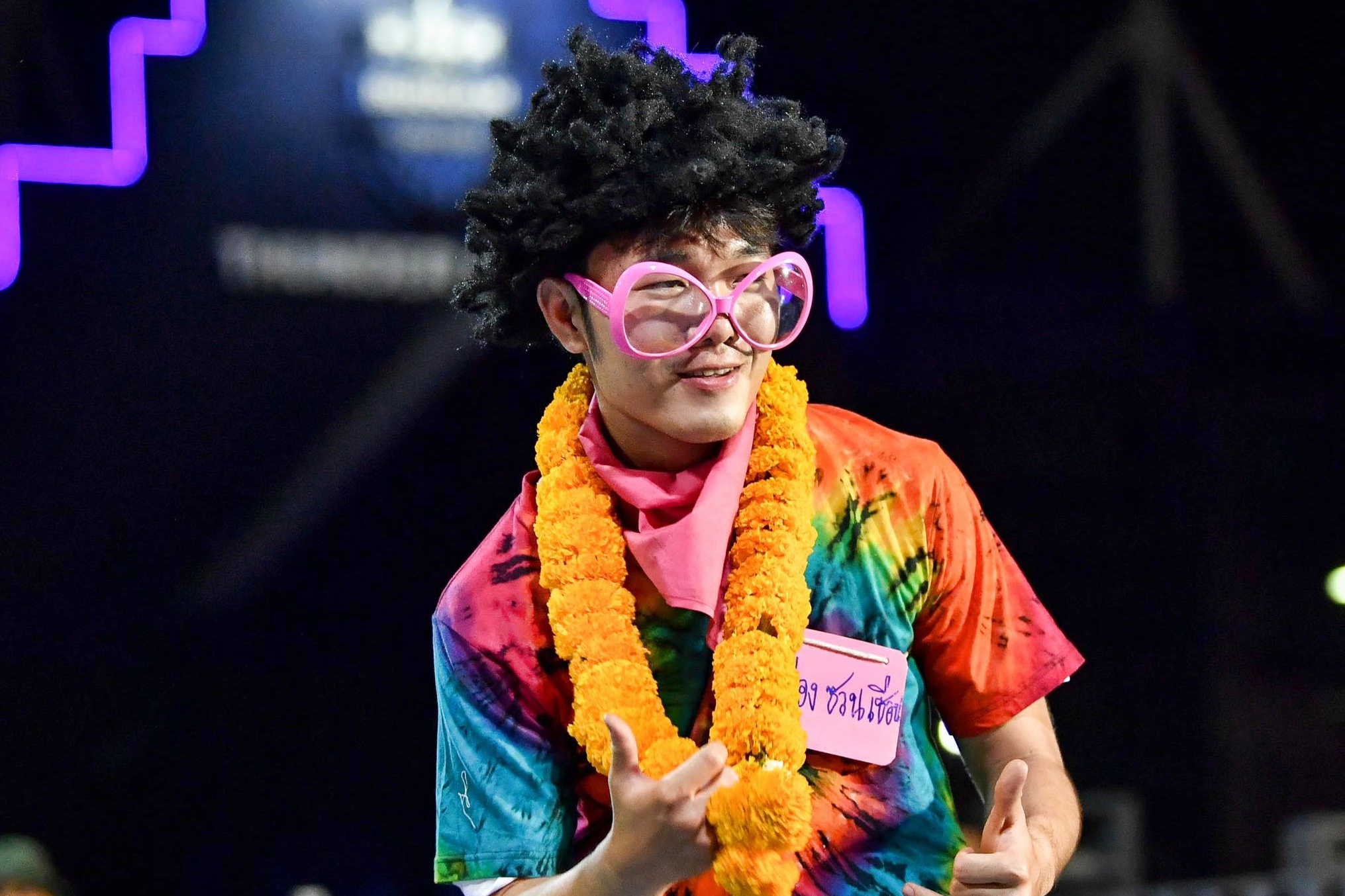 Xuan Truong an dien sac so trong dem tiec o Buriram hinh anh