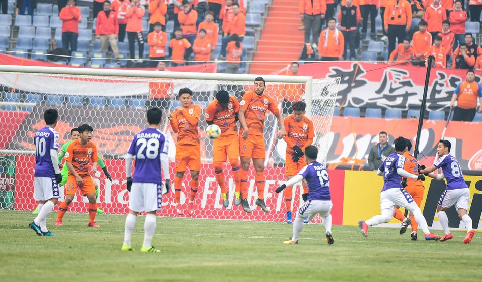 Marouane Fellaini,  Shandong Luneng,  Van Quyet,  vong loai AFC Champions League anh 4