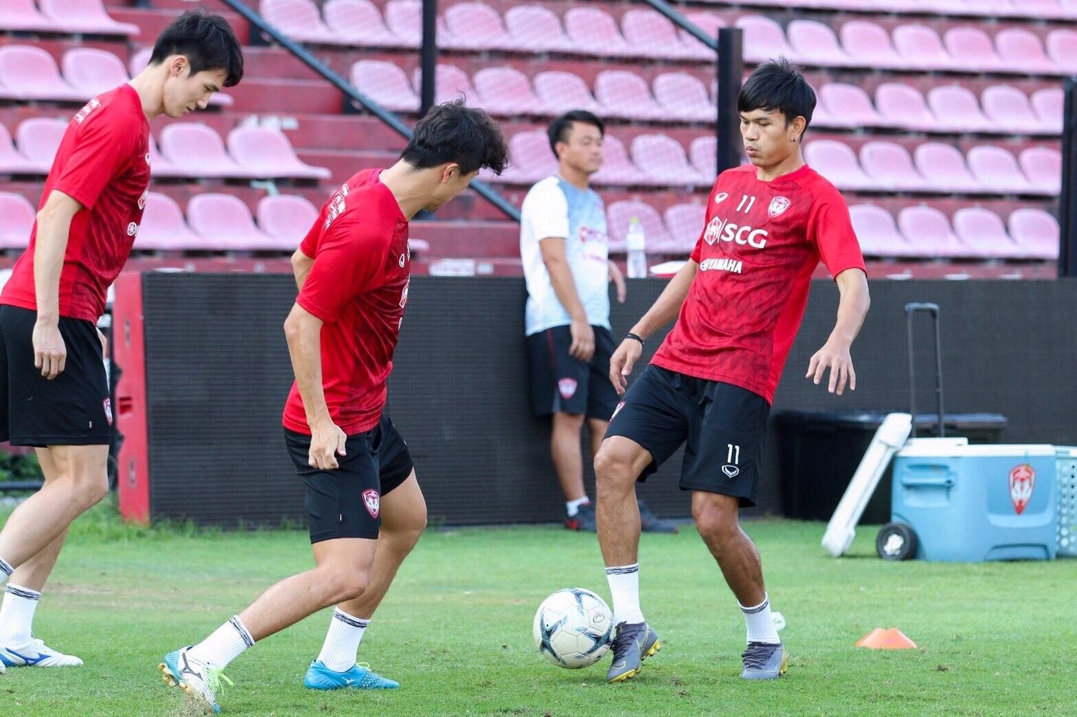 Dang Van Lam,  Muangthong United,  ngoai binh,  Thai League anh 10