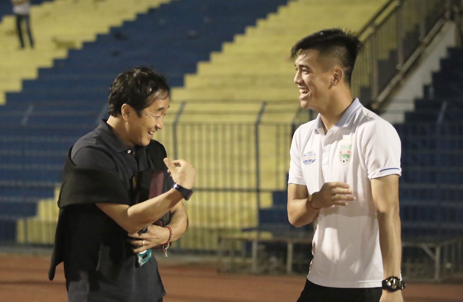 trợ lý Lee Young-jin dự khán, CLB Thanh Hóa, CLB Bình Dương, V.League ảnh 1 tro ly Lee Young-jin du khan, CLB Thanh Hoa, CLB Binh Duong, V.League anh 1