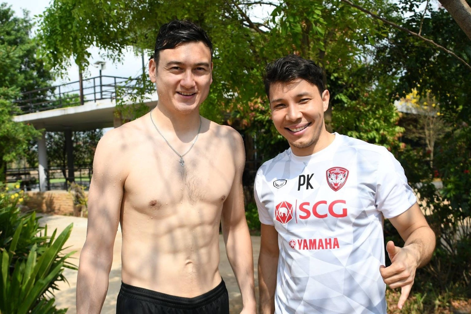 Đặng Văn Lâm, Muangthong United, penalty, HLV thể lực, coach Jam ảnh 2 Dang Van Lam, Muangthong United, penalty, HLV the luc, coach Jam anh 2