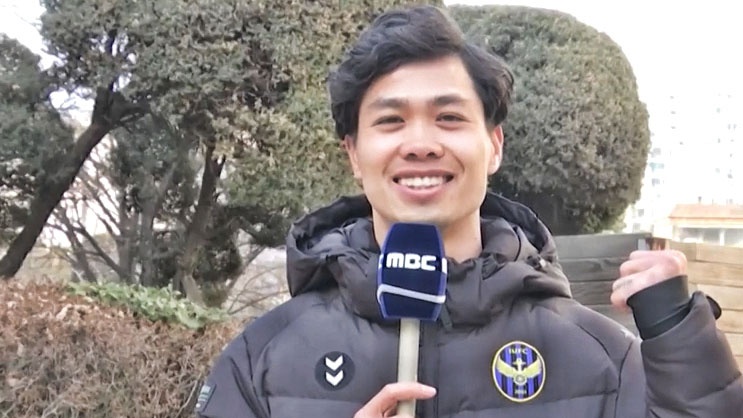 Cong Phuong noi ve thoi tiet Ha Noi tren truyen hinh Han Quoc hinh anh