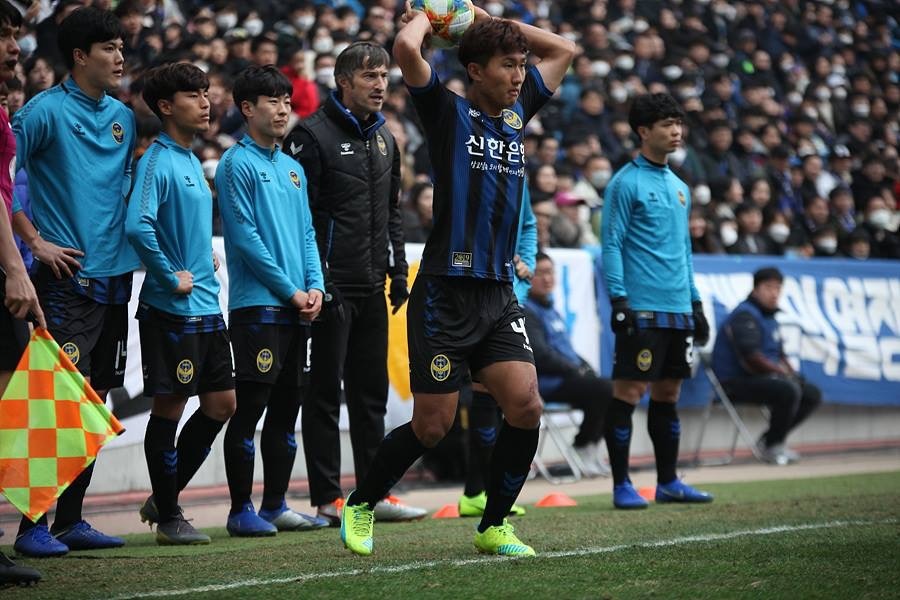 Cong Phuong,  Incheon United,  doi tuyen Viet Nam,  Jeju United anh 9