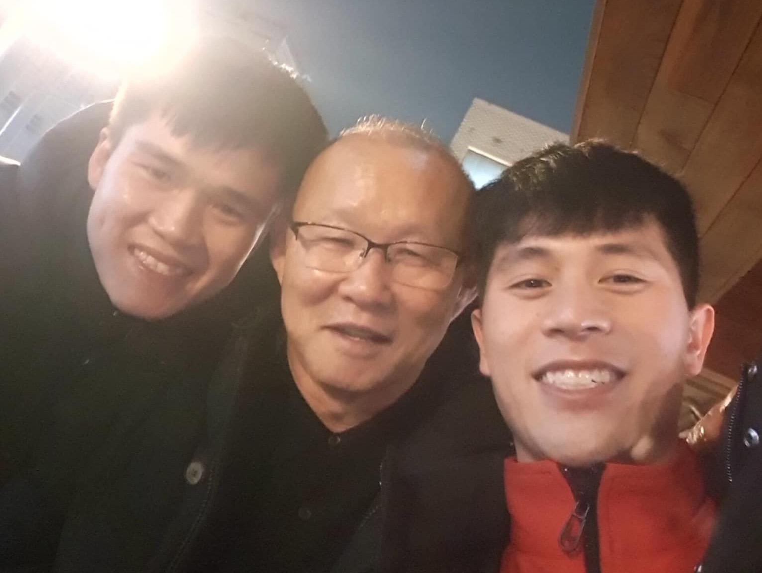 Chia tay Van Thanh va Luc Xuan Hung, Dinh Trong ve nuoc hinh anh