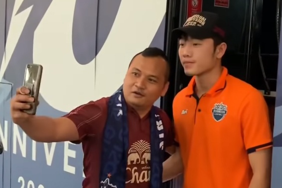 CDV Buriram xep hang xin chup anh cung Xuan Truong hinh anh