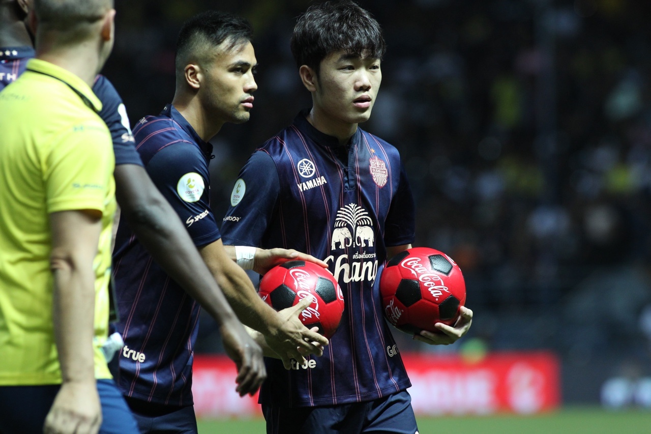 Luong Xuan Truong,  Buriram United,  Prachuap,  Thai League,  bao Thai Lan anh 2