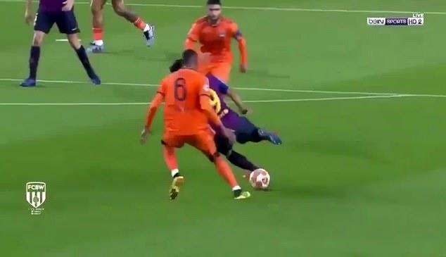Luis Suarez,  Barcelona,  xâu kim Marceloa,  Lyon,  Champions League ảnh 1 Luis Suarez,  Barcelona,  xau kim Marceloa,  Lyon,  Champions League anh 1