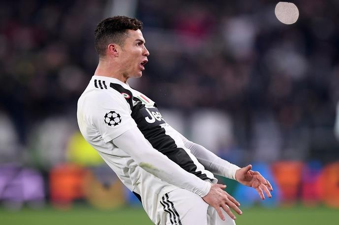 Ronaldo gui tin nhan cho Evra truoc ngay lap hat-trick hinh anh