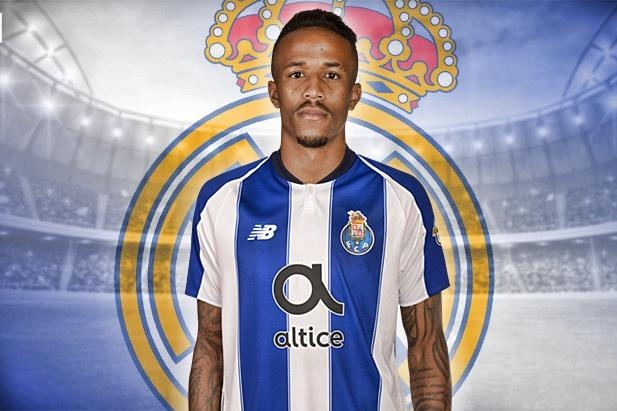 Zidane co hop dong bom tan dau tien de tai cau truc Real hinh anh