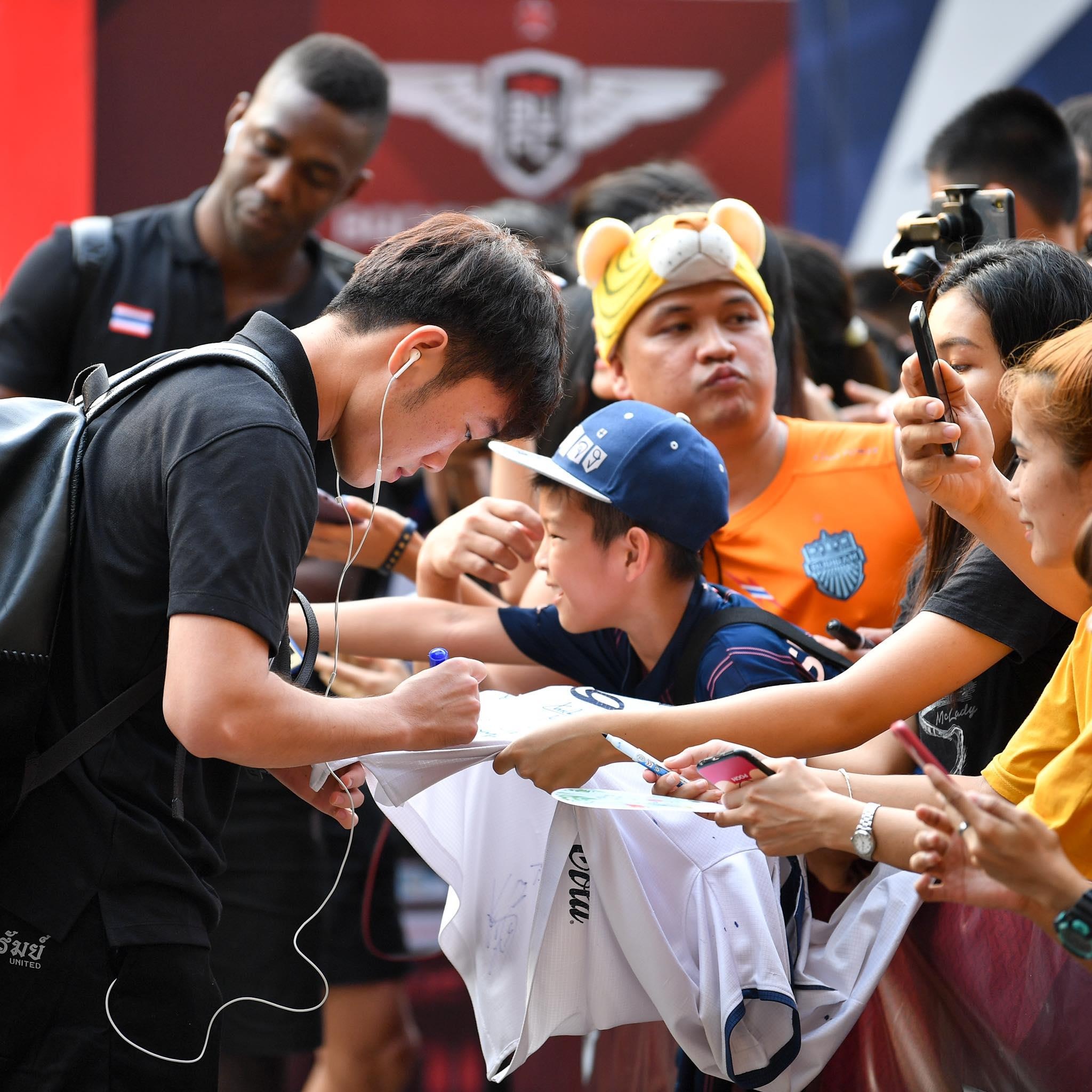 Luong Xuan Truong,  du bi,  Buriram United,  doi tuyen Viet Nam,  Thai League anh 3