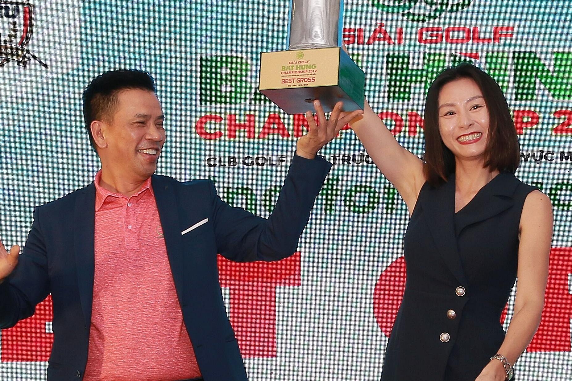 Nu golfer gianh giai Best Gross o cup Bat Hung 2019 hinh anh