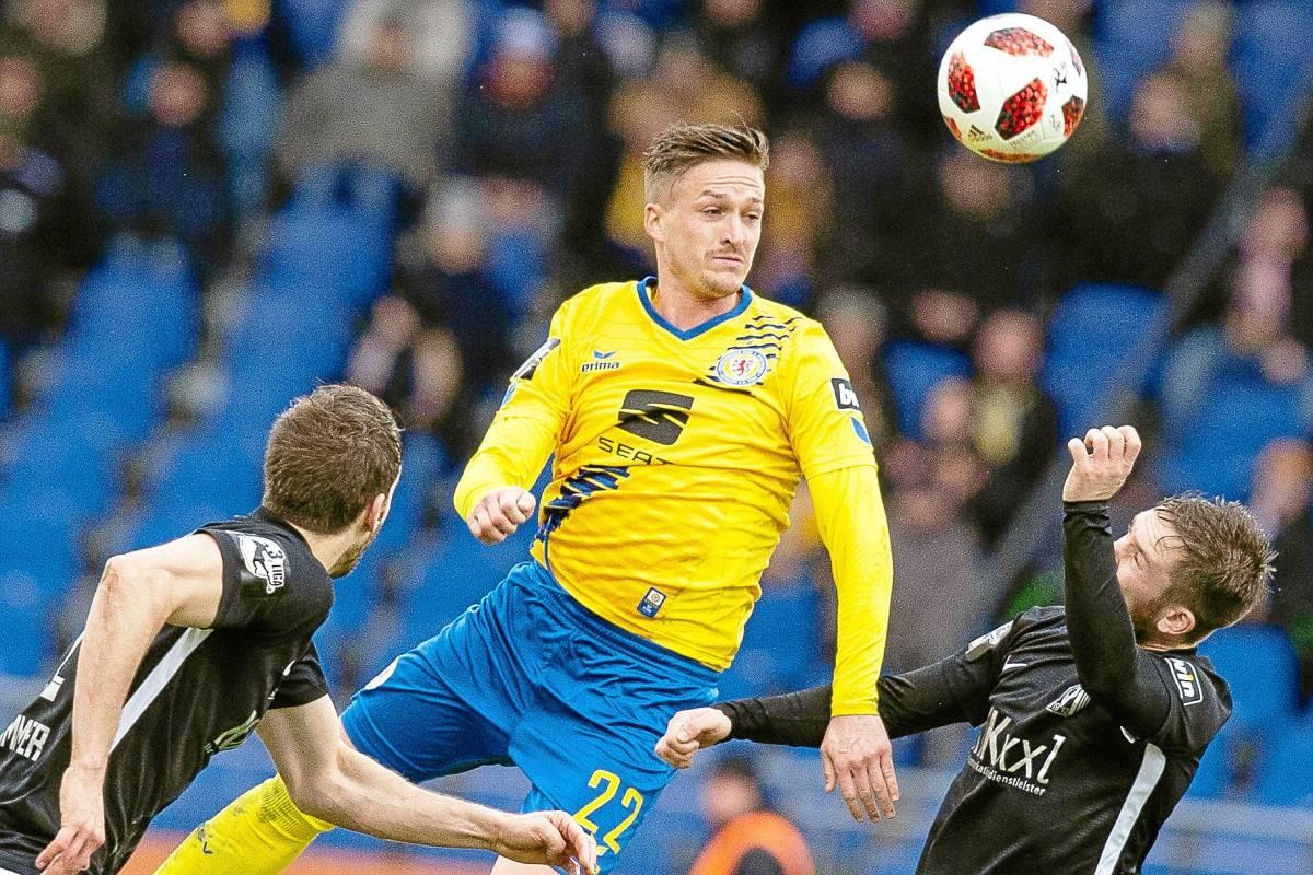 Doi bong nuoc Duc lien tuc bo lo co hoi ghi ban muoi muoi hinh anh