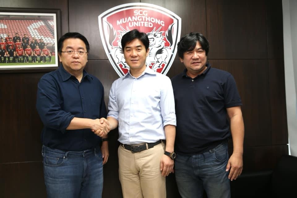 Yoon Jong-hwan, HLV Muangthong United, Thai League, Đặng Văn Lâm ảnh 1 Yoon Jong-hwan, HLV Muangthong United, Thai League, Dang Van Lam anh 1