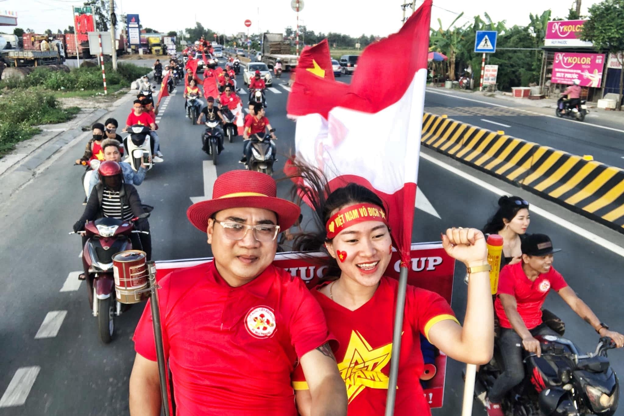 CDV Hai Phong dot phao sang tren duong den Ha Noi hinh anh