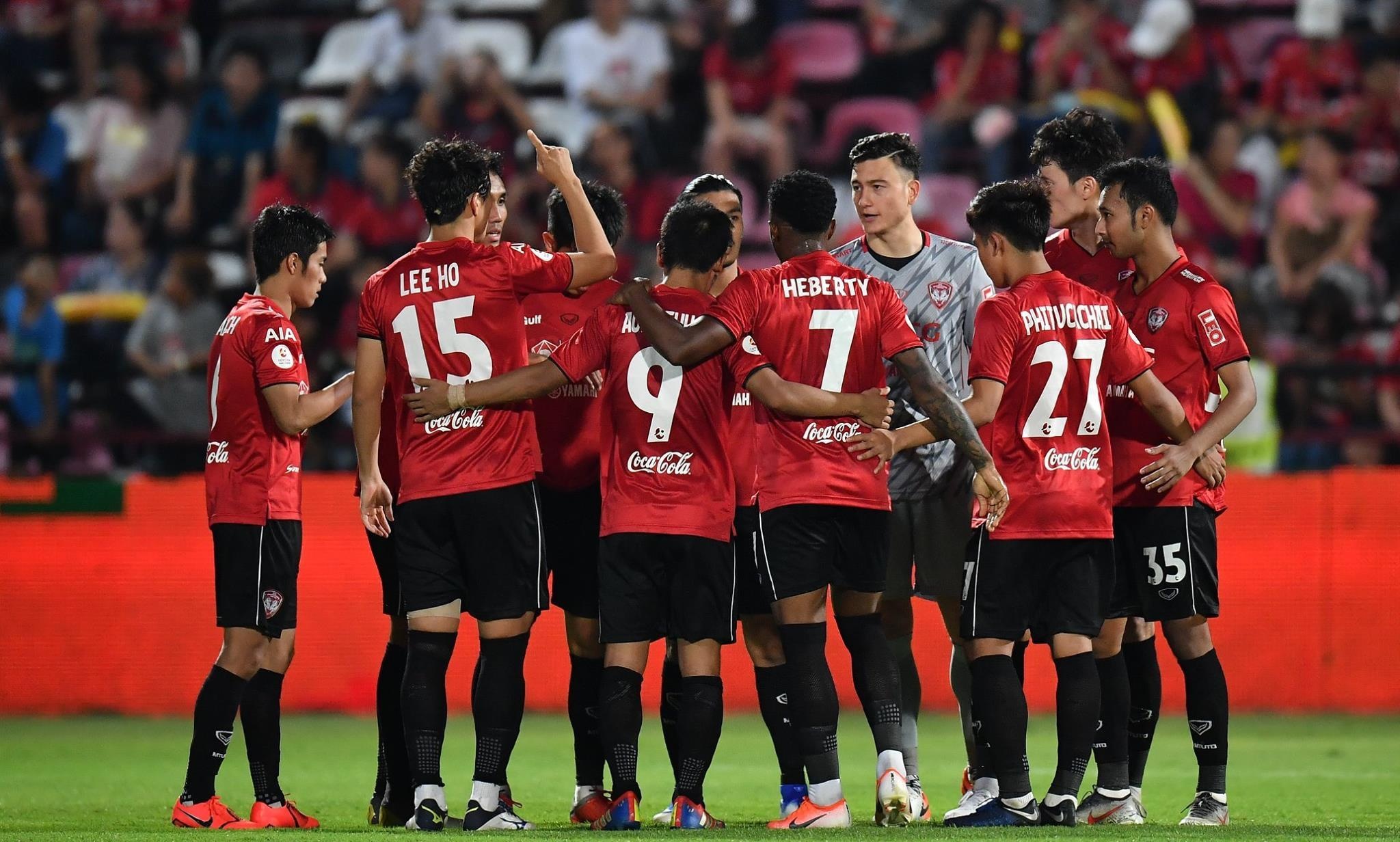 Sirisak Yodyardthai, đội tuyển Thái Lan, King's Cup, Văn Lâm ảnh 2 Sirisak Yodyardthai, doi tuyen Thai Lan, King's Cup, Van Lam anh 2