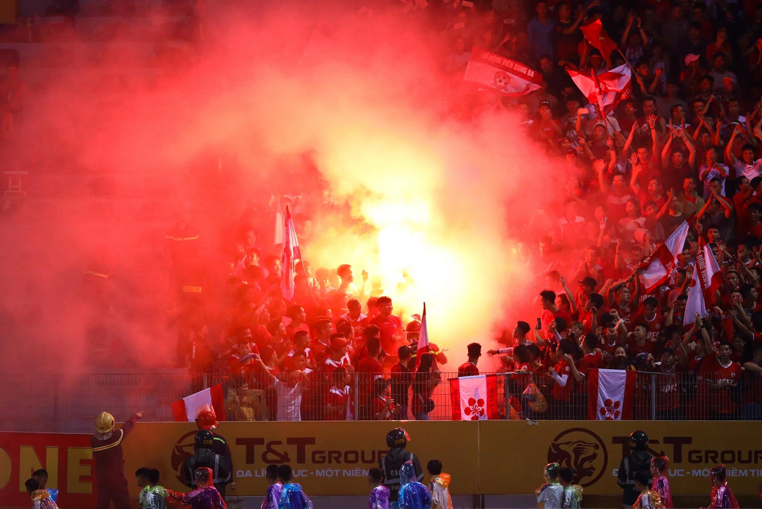 HLV Chu Dinh Nghiem,  CLB Hai Phong,  CLB Ha Noi,  CDV Hai Phong,  dot phao sang anh 1