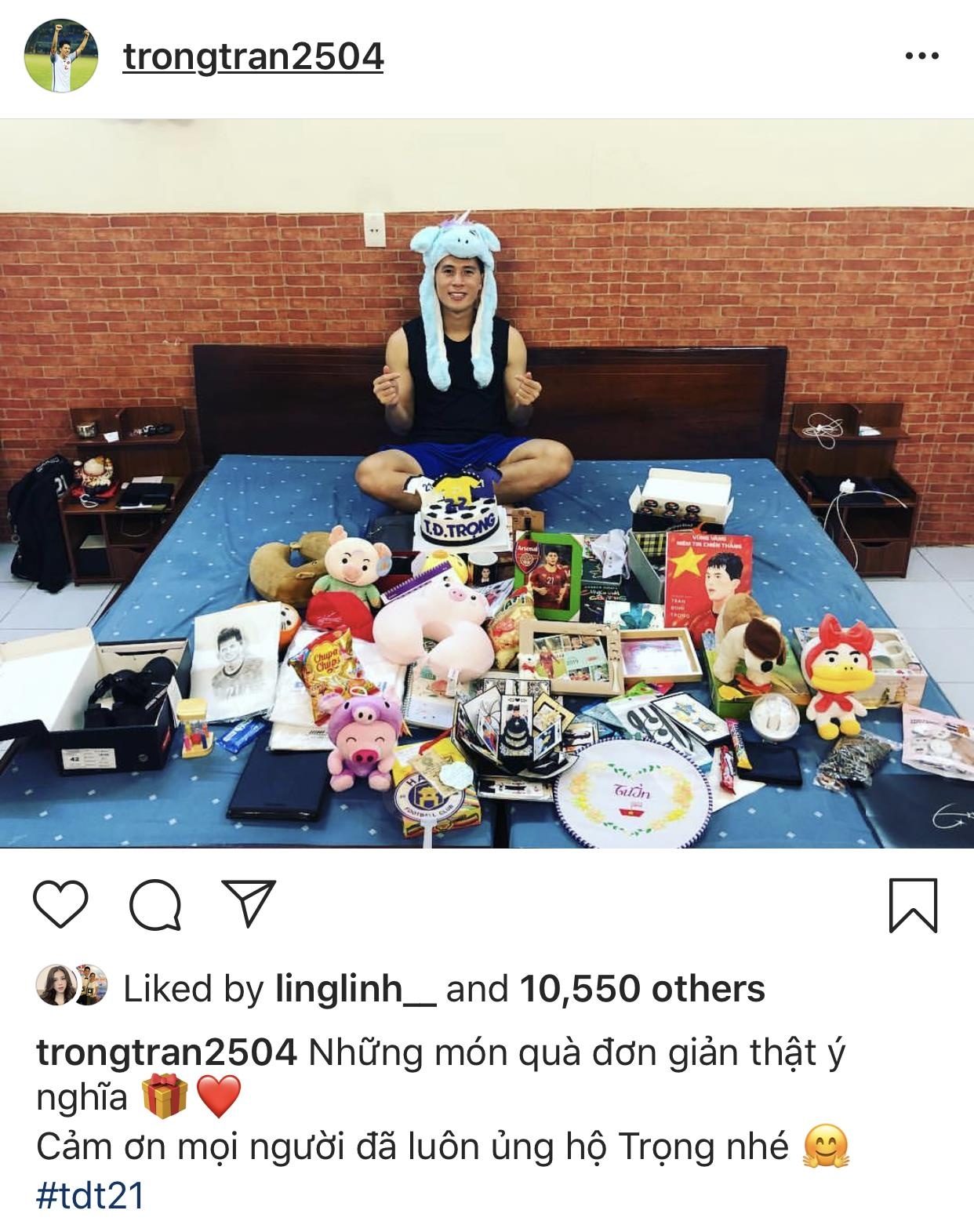 Trần Đình Trọng, Phạm Đức Huy, chúc mừng sinh nhật, CLB Hà Nội, đội tuyển Việt Nam ảnh 2 Tran Dinh Trong, Pham Duc Huy, chuc mung sinh nhat, CLB Ha Noi, doi tuyen Viet Nam anh 2