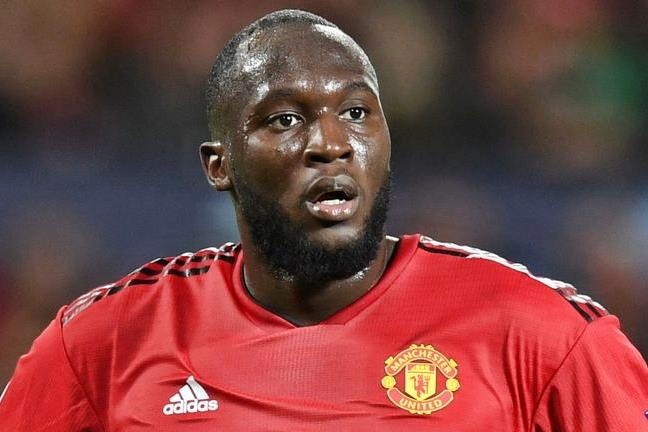 Gary Neville khuyen MU ban gap Lukaku vi qua beo hinh anh