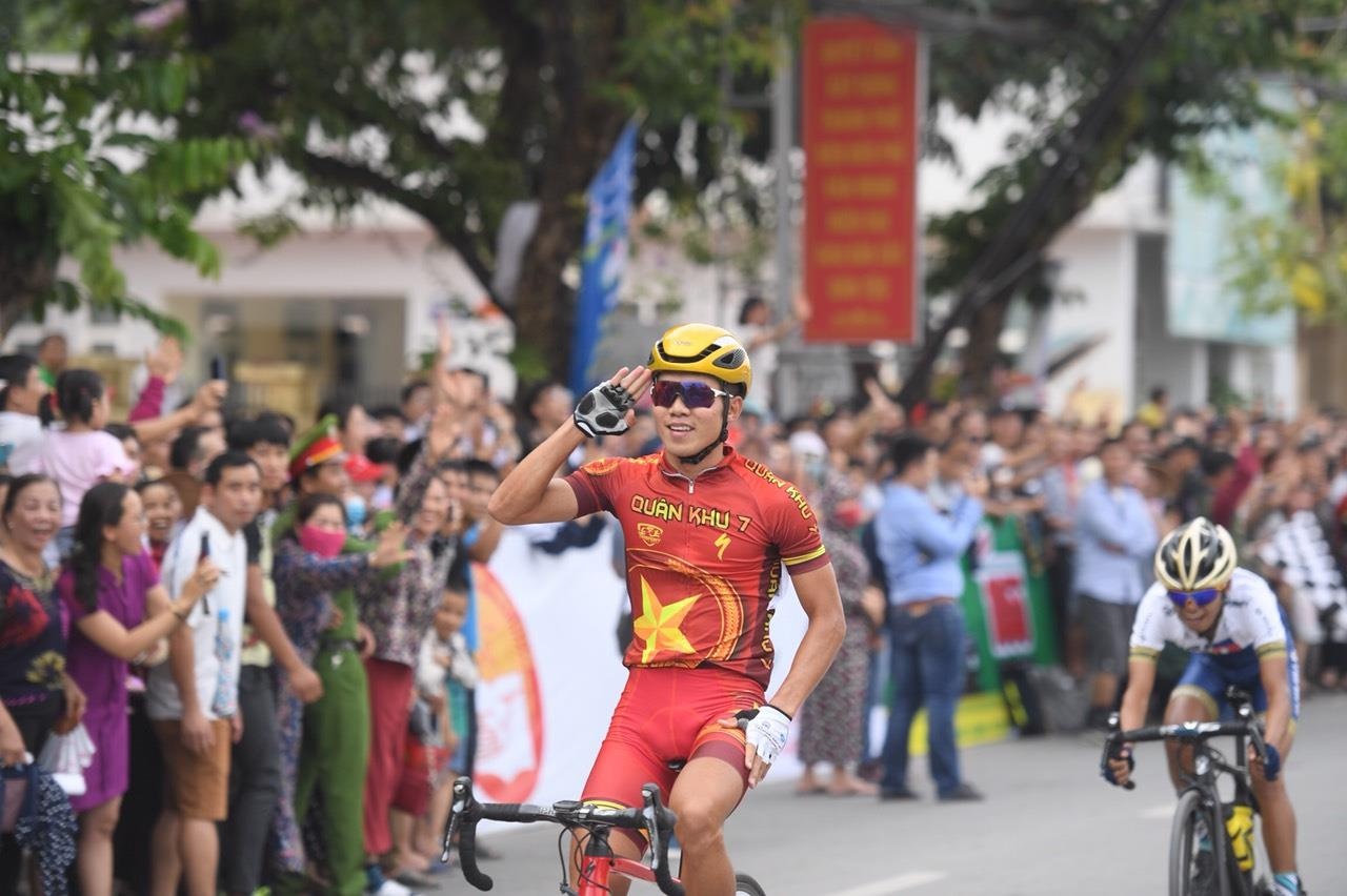 Huynh Thanh Tung,  cuoc dua xe dap,  Ve Dien Bien Phu,  Golakhour Mirsamad anh 1