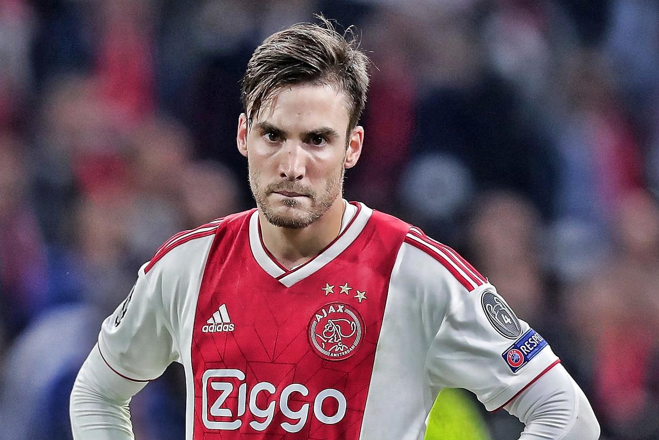 HLV Mourinho che Ajax nhan cai ket dang vi khong biet phong ngu hinh anh