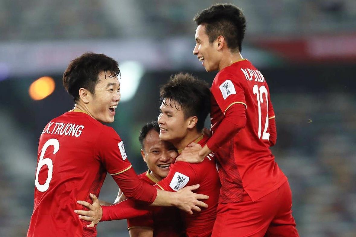 HLV Thai Lan: 'Trinh do cua chung toi khong thua kem cau thu Viet Nam' hinh anh