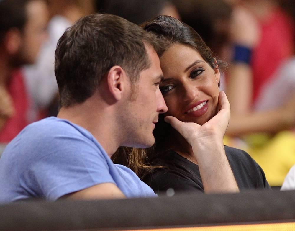 Sara Carbonero, Iker Casillas, thủ môn Tây Ban Nha, ung thư buồng trứng ảnh 3 Sara Carbonero, Iker Casillas, thu mon Tay Ban Nha, ung thu buong trung anh 3