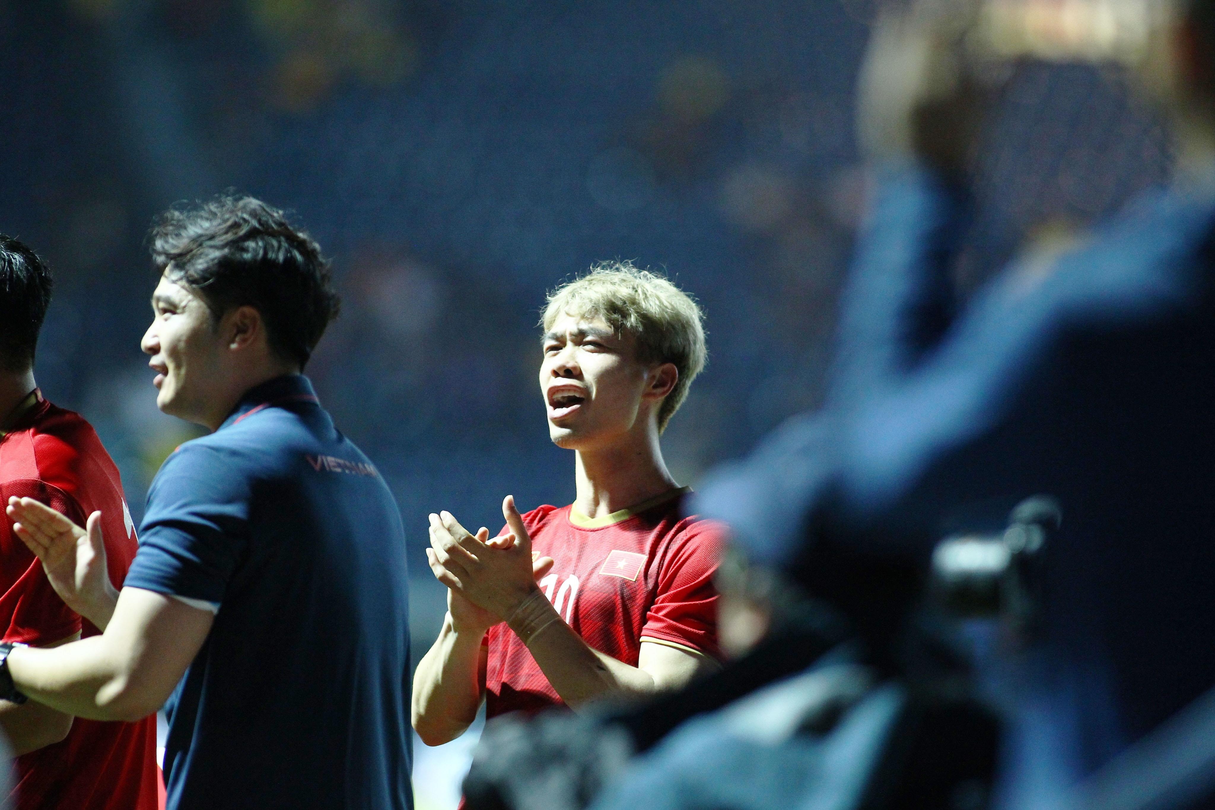 Chanathip Songkrasin,  Theerathon Bunmathan,  Thitiphan Puangchan,  doi tuyen Thai Lan,  doi tuyen Viet Nam,  King's Cup anh 5